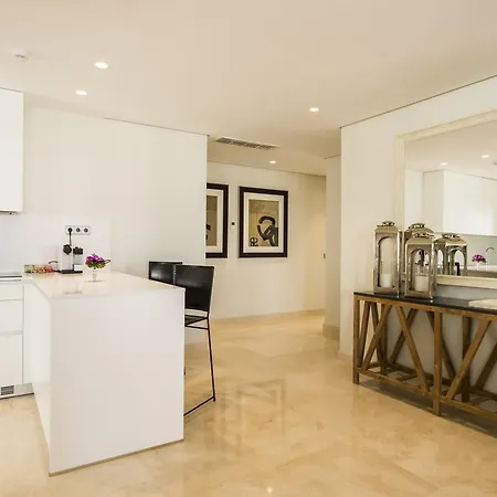 Direct Transfer Gold Beach, 3 Bdr Suite, Sea Views *